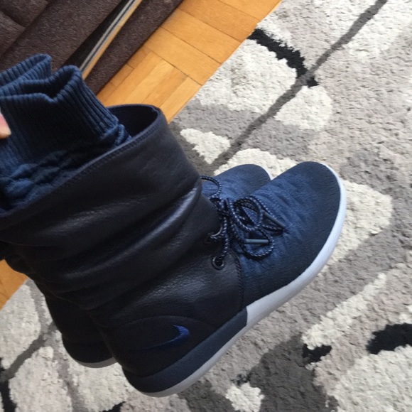 womens nike sneaker boots